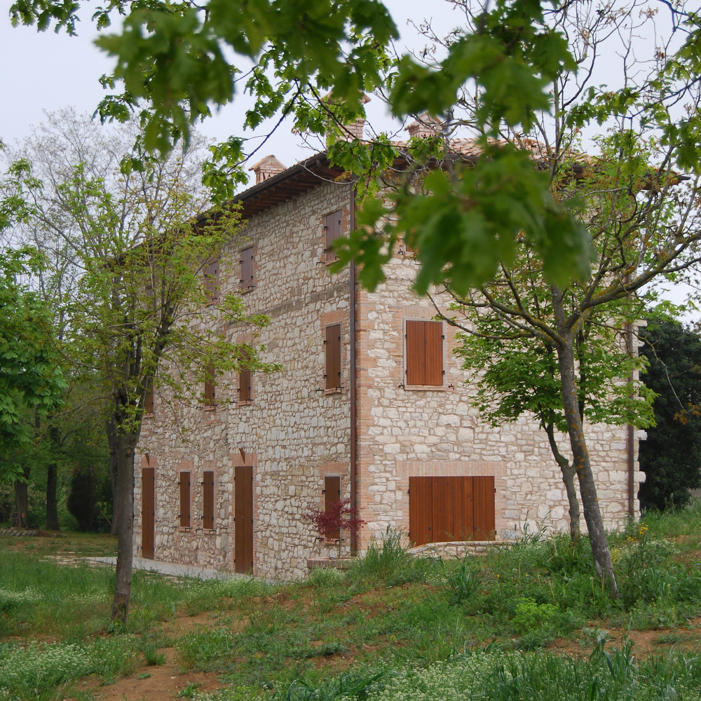 cascinale pf: progetto di architettura per la ristrutturazione di un antico cascinale da adibire ad abitazione unifamiliare per le vacanze a Pavullo nel Frignano