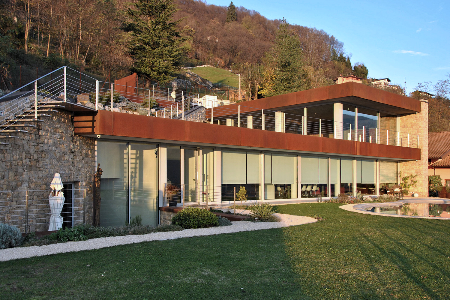 casa belvedere: progetto di architettura per la realizzazione di un nuova abitazione bifamiliare in Val Seriana