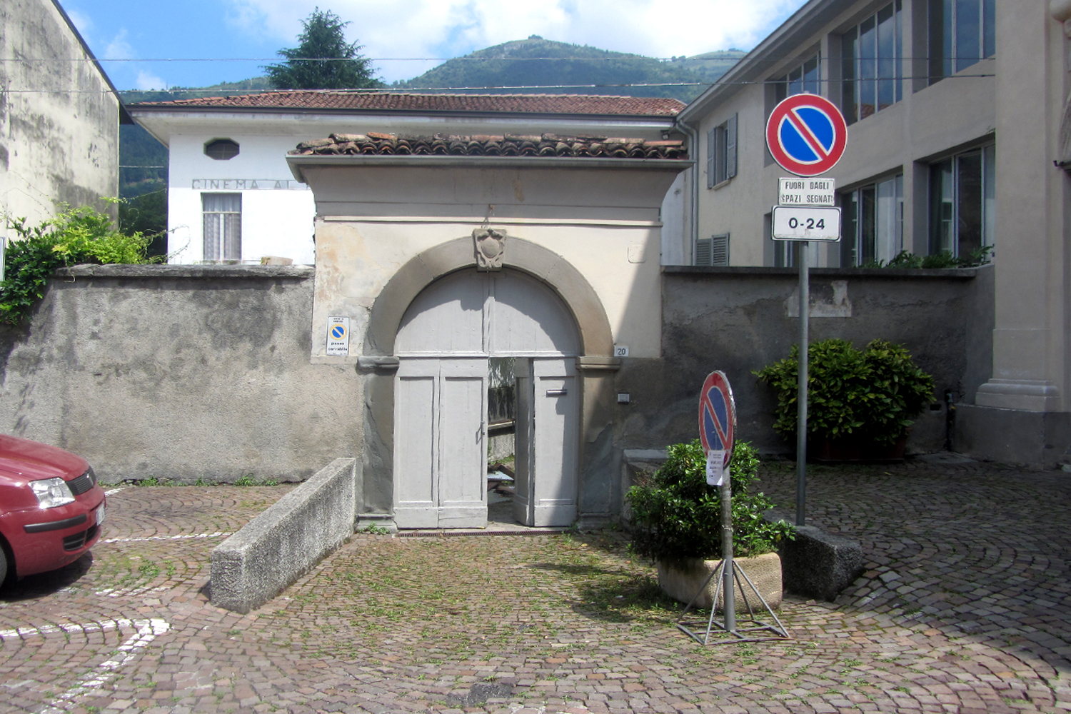 santa croce: progetto di restauro per la sistemazione del sagrato della Chiesa di Santa Croce e della sua cella campanaria per la Parrocchia di Gandino.